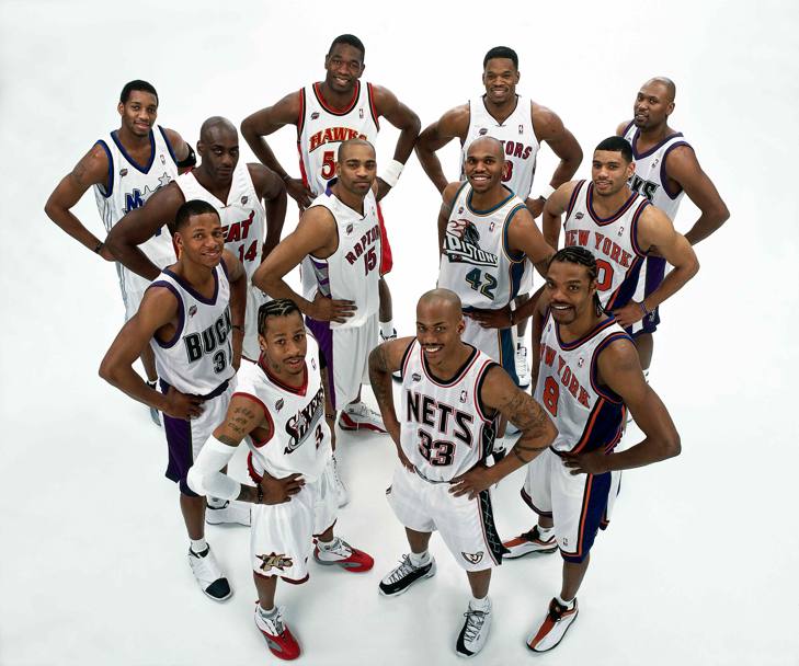 2001, Mason posa con il team Nba East All-Star,  il secondo da sinistra in ultima fila